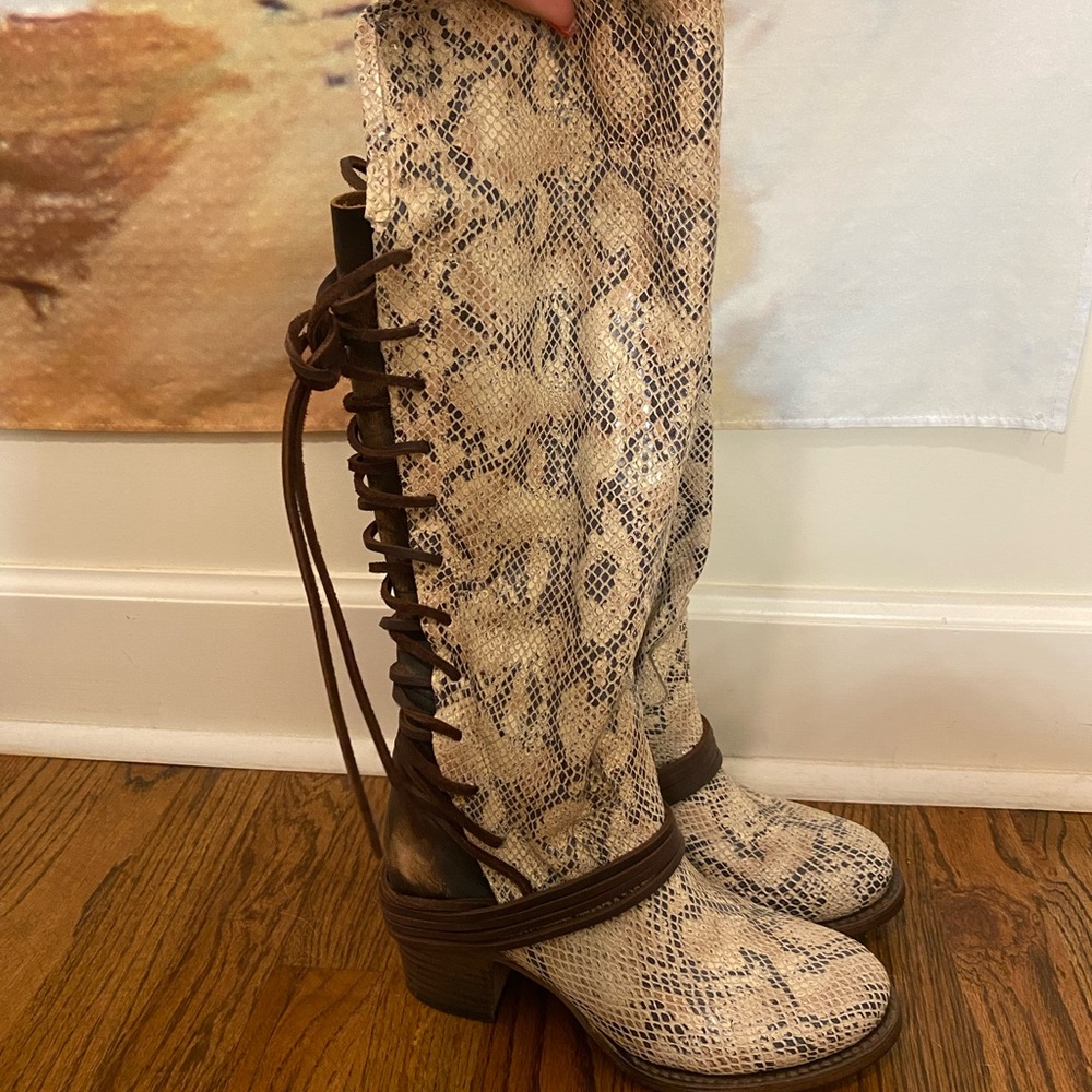 FreeBird by Steve Madden boots